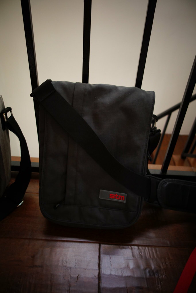 15.6" Padded Laptop Messenger